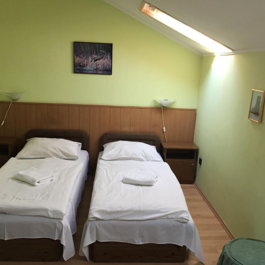 Bed and Breakfast Muskatli Panzio à Győr Extérieur photo