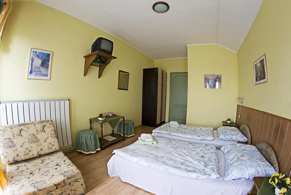 Bed and Breakfast Muskatli Panzio à Győr Chambre photo