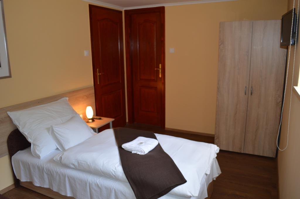 Bed and Breakfast Muskatli Panzio à Győr Chambre photo
