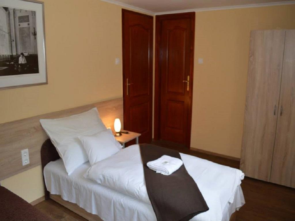 Bed and Breakfast Muskatli Panzio à Győr Extérieur photo