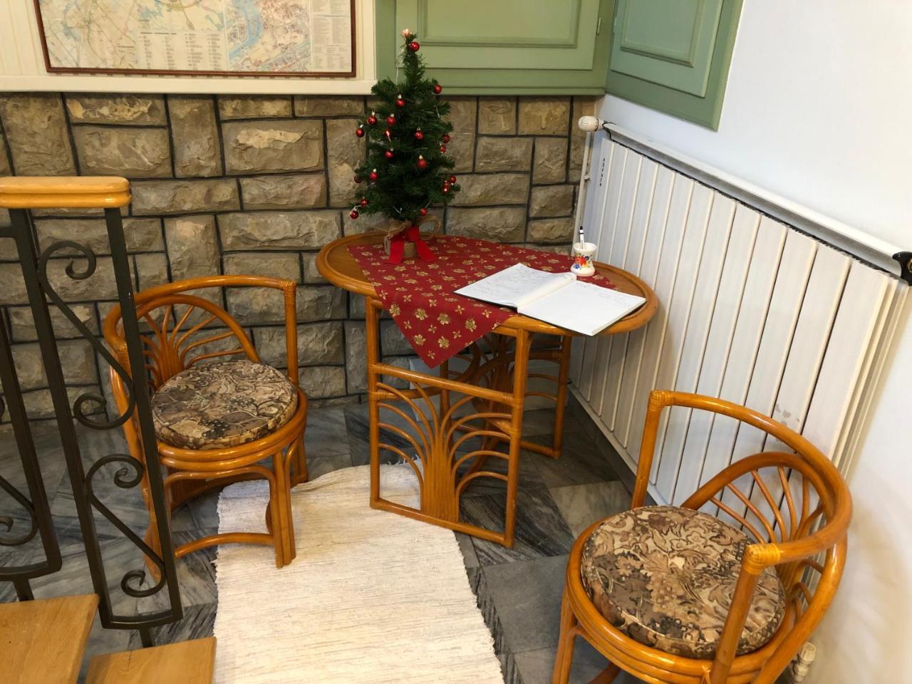 Bed and Breakfast Muskatli Panzio à Győr Extérieur photo